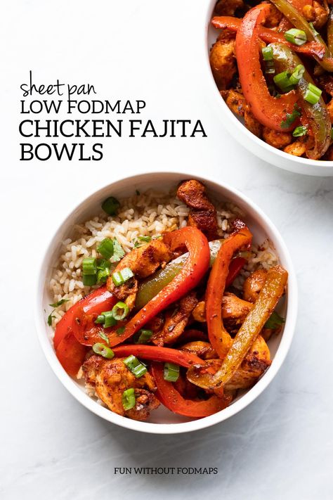 Missing Tex-Mex flavor on the low FODMAP diet for IBS? Try these easy low FODMAP chicken fajita bowls! This easy sheet pan meal recipe uses just nine ingredients and can be ready in only 30 minutes. #lowfodmap #ibs #onionfree #sheetpan #chicken #fajitas Easy Low Fodmap, Fodmap Chicken, Fodmap Recipes Dinner, Low Fodmap Chicken, Low Fodmap Recipes Dinner, Chicken Fajita Bowl, Low Fodmap Diet Recipes, Fodmap Diet Recipes, Fajita Bowls