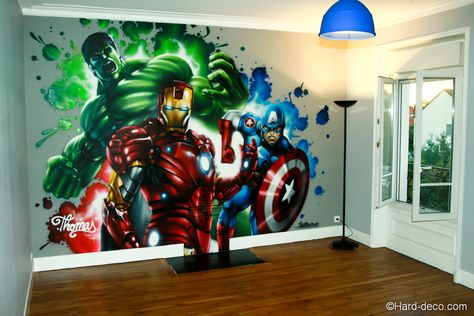 Fresque Marvel Avengers réalisée dans la chambre de Thomas Avengers Bedroom, Marvel Bedroom, Marvel Avengers Bedroom, Superhero Bedroom, Superhero Room, Avengers Birthday, Avengers Wallpaper, Superhero Theme, Boys Bedrooms