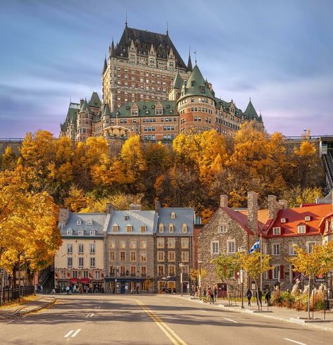 This Restaurant In Paris Looking Like A Museum Chateau Frontenac Quebec, Pink Mosque, Mysore Palace, Chateau Frontenac, Saint Roch, Great Fire Of London, Old Quebec, The Great Fire, Unique Buildings