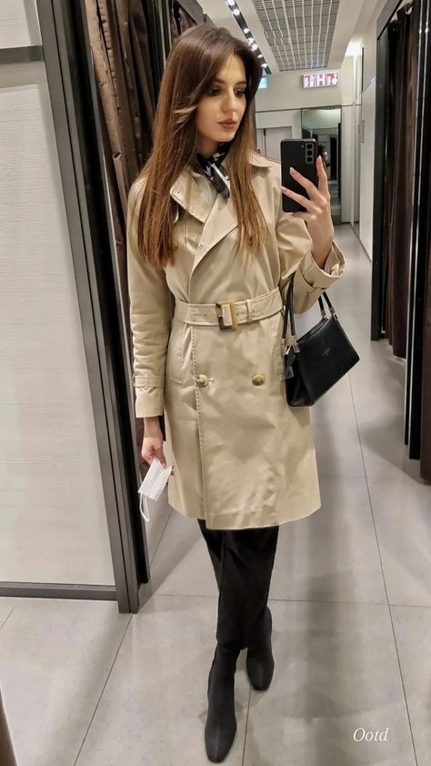 #outfit #luxurious #lifestyle #feminine #glam #luxury Luxurious Lifestyle, Classic Office, Autumn Outfits, Bw Photo, Trench Coats, Selfies, Trench Coat, Lifestyle