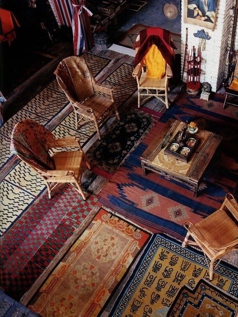 . Hipster Decor, Pantone 2015, Boho Lifestyle, Bohemian Interior Design, Small Window, Bohemian House, Layered Rugs, Deco Boheme, Bohemian Interior