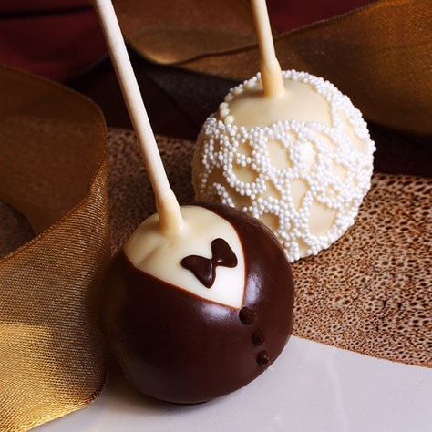 Wedding Cake Balls, Wedding Brownies, Brownie Pops, Cake Ball, Wedding Cake Pops, Creative Wedding Cakes, Edible Wedding Favors, Cake Balls, Cupcake Cake