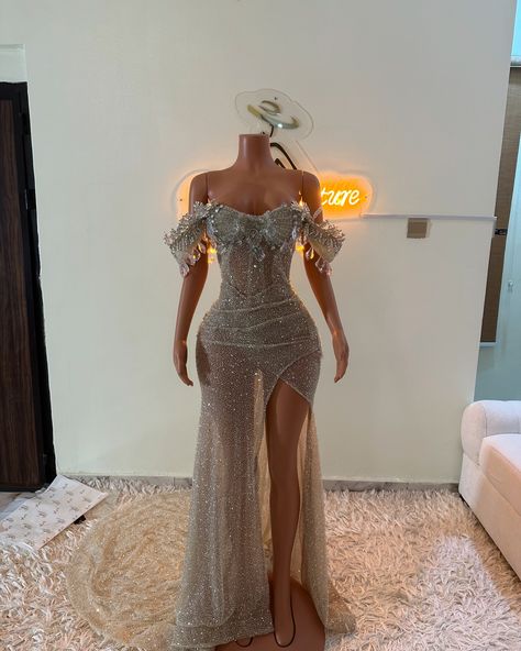 Custom made for a princess. 😍🔥 🩶Have you booked yet? #prom2025 is Open!🪡 Having trouble finding custom dresses that flatter your body? All you need to do is bring your idea/inspiration & I’ll customize that into reality. @gechisignature is here to make you look fabulous. For inquiries, send a DM or Email📨 gechisignature@gmail.com Be sure to follow @gechisignature for more fashion tea😍watch us create magic 🪄 #promdressforsale #customdesigner #prom2025 #corsetdress #promdresses #promdesigner... Sparkly Prom Dresses Long, Wedding Challenge, Enchanted Dress, Masquerade Prom, Tight Prom Dresses, Matric Dance, Prom Dress Inspo, Junior Prom, Gold Prom