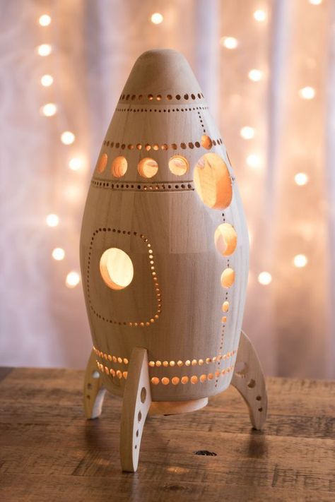 Wooden Bedside Lamps, Space Themed Bedroom, Themed Kids Room, Outer Space Theme, Wood Nursery, Diy Lampe, Baby Room Themes, Space Themed Nursery, Nursery Night Light