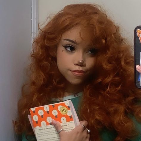 Roxanne Goofy Movie Cosplay, Halloween Costumes Women Curly Hair, Orange Hair Costumes, Curly Hair Halloween Costume, Red Hair Costumes, Roxanne Cosplay, Halloween Costumes Baddie, Red Hair Costume, Goofy Costume