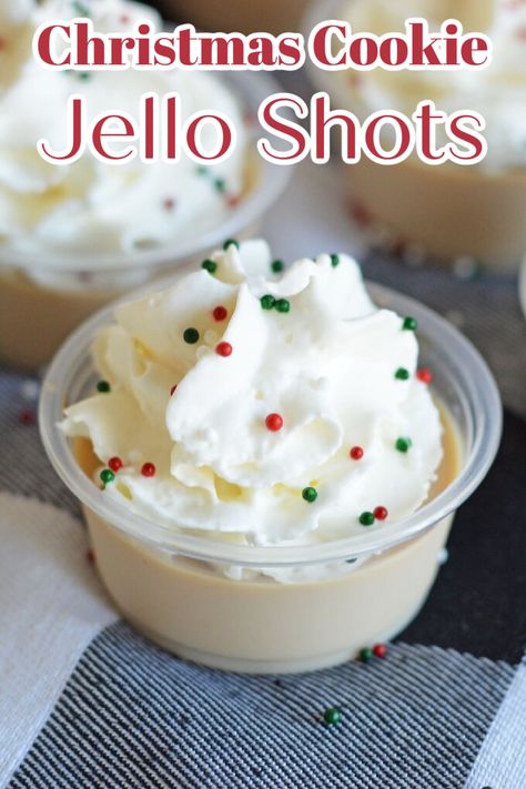 Sugar Cookie Jello Shots, Cookie Pudding, Pudding Shot Recipes, Christmas Jello Shots, Jello Pudding Shots, Christmas Drinks Recipes, Cookie Shots, Christmas Shots, Christmas Sugar Cookie