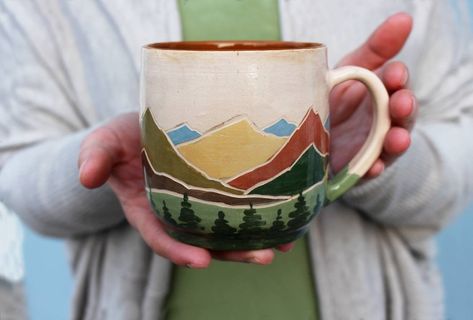 Mountains And Forest, Sgraffito Technique, Diy Pottery Painting, Pottery Painting Designs, Forest Illustration, Pottery Glazes, Diy Pottery, Ceramics Pottery Art, Ceramics Projects