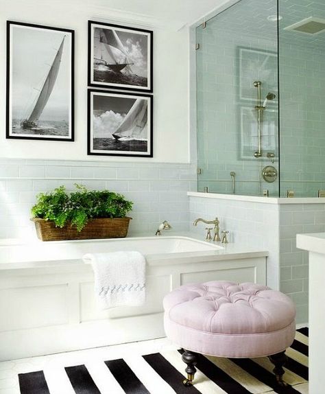 Black and White Coastal Bathroom... http://www.completely-coastal.com/2017/01/coastal-decor-in-black-white-pillows.html Beach Themed Bathroom Ideas, Romantic Bath, Beach Theme Bathroom, Luxury Bathrooms, Bad Inspiration, Remodel Inspiration, Home Luxury, Powder Rooms, Bathroom Idea