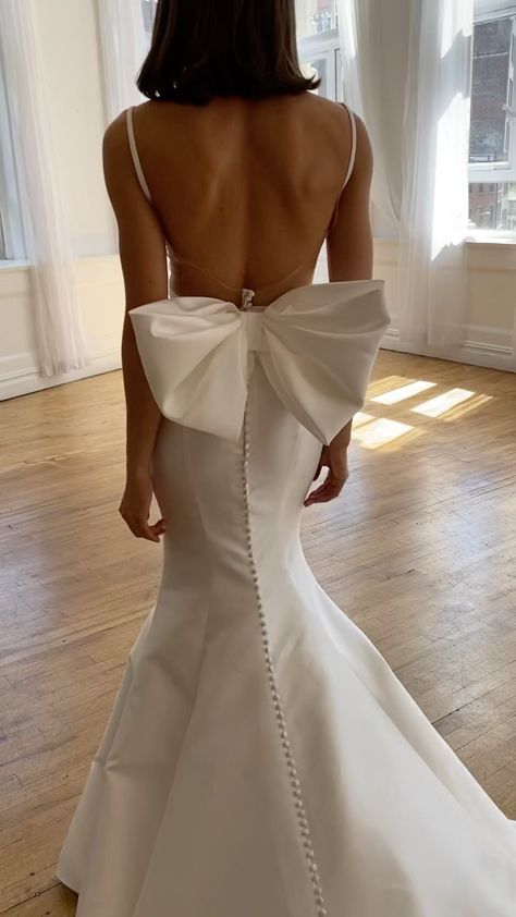 Wedding • Instagram Backless Bow Wedding Dress, Bow Detail Wedding Dress, Satin Bow Wedding Dress, Silk Wedding Dress With Bow, Wedding Dresses With A Bow, Wedding Dresses Bow On Back, Reception Dress With Bow, Wedding Dresses With Bow On Back, Wedding Dress Bow On Back