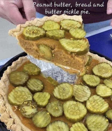 Pickle Pie, Gross Food, Pickle Butter, Weird Food, Cooking Show, Thanksgiving Recipes, Food Pictures, Pumpkin Pie, Pickles