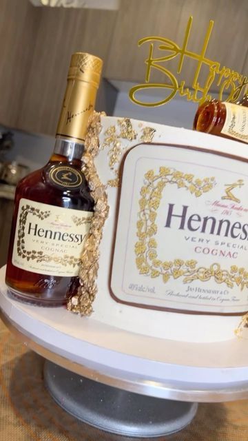 Hennessy Bottle Cake, Henny Cake Birthday Men, Hennesy Cake Birthdays, Hennessey Cake For Men, Hennessy Birthday Cakes For Men, Hennessy Cake For Women, Hennessy Birthday Theme, Hennesy Cake For Him, Hennessy Cake Ideas