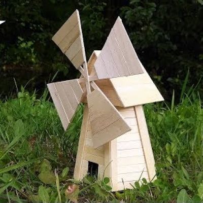 Diy Windmill How To Make, Windmill Model, Wood Windmill, Hamster Ideas, Windmill Diy, Backyard Crafts, Wooden Windmill, Popsicle Stick Crafts House, Windmill House