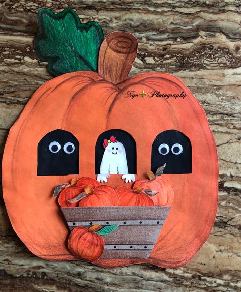 Pumpkin project DIY Paper Pumpkin Decorations, Pumkin Decoration, Pumpkin Decorating Contest, Pumpkin Designs, Autumn Paper, Pumpkin Projects, Diy Pumpkin, Trunk Or Treat, Pumpkin Design