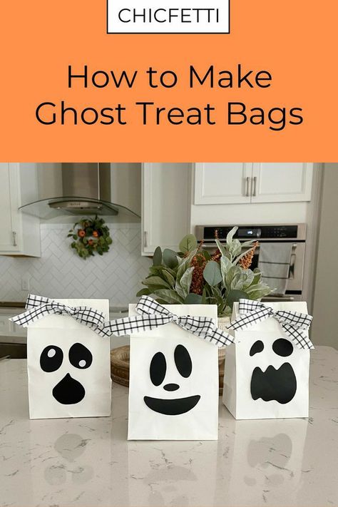 Spooky Halloween Treat Bags, Handmade Halloween Treat Bags, Boo Bags Ideas Kids, Diy Halloween Goody Bags, Halloween Brown Bag Ideas, Diy Halloween Treat Bag Ideas, Halloween Loot Bags Diy, Halloween Goodie Bags For Preschoolers, Ghost Treat Bags Diy