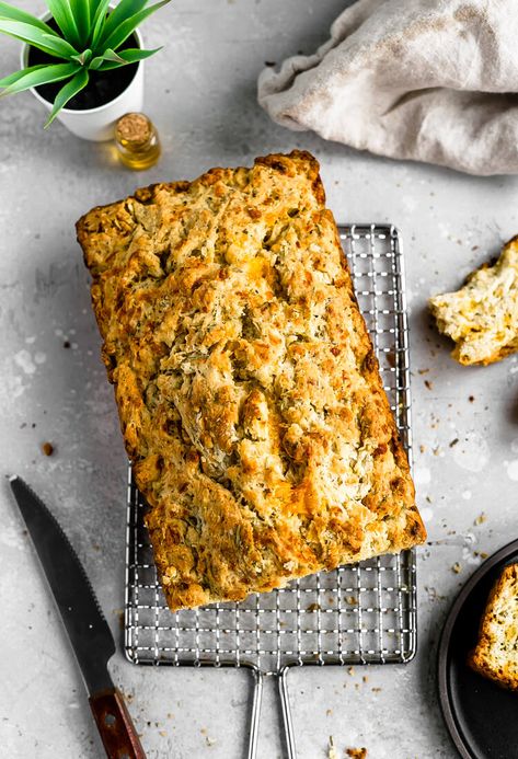 Cheddar Herb Beer Bread: the quickest, easiest, no-rise bread that’s so crusty, buttery, cheesy, herby, and flavorful. Too good! | TrufflesandTrends.com Beer Cheese Bread Bowl, Herb Beer Bread, Beer Cheese Bread Recipe, Cheese Bread Bowl, Beer Cheese Bread, Pumpkin Beer Bread, Best Chocolate Chip Muffins, Beer Bread Easy, Alright Alright Alright