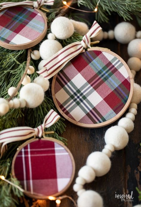 Embroidery Hoop Christmas Ornaments, Embroidery Hoop Christmas, Diy Christmas Ornament, Christmas Crafts For Adults, Quilted Christmas Ornaments, Plaid Shirts, Christmas Ornament Pattern, Felt Garland, Easy Christmas Crafts