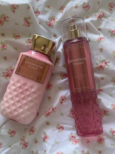 Profumo Victoria Secret, Bath N Body Works, Bath And Body Work, Body Hygiene, Bath And Body Works Perfume, Shower Skin Care, Body Smells, Fine Fragrance Mist, Champagne Toast