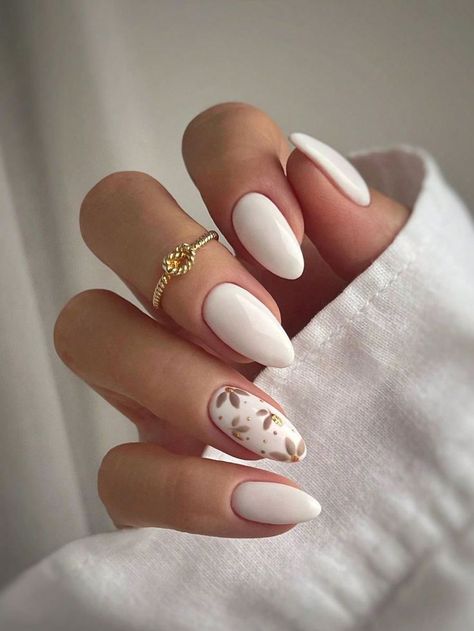 Fake Nails With Glue, Stick On Nails, Minimalist Nails, Nail Accessories, False Nails, Wedding Nails, Almond Nails, White Nails, Nail Art Design