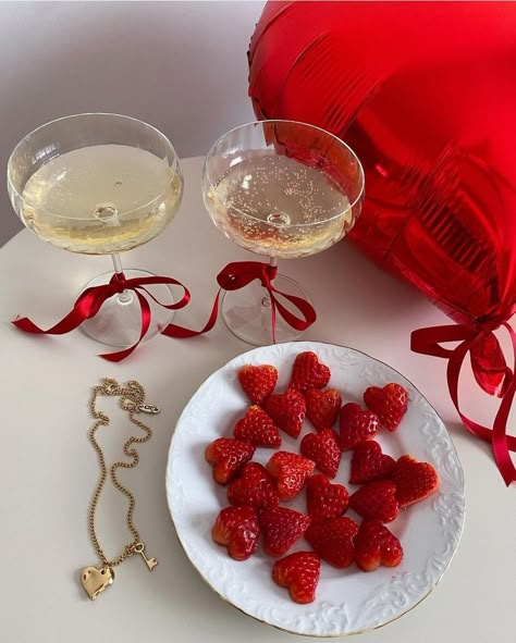 Couple Date Night Ideas, Holiday Hosting Ideas, Galentines Aesthetic, Valentines Day Date Ideas, Couple Date Night, Valentines Aesthetic, Galentines Day Ideas, Couple Date, Day Date Ideas