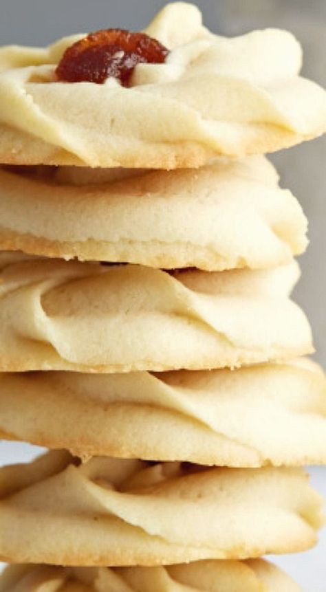 Short Bread Cookies With Jam, Shortbread Cookies With Jam, Cookies With Jam, Sable Cookies, Short Bread, Jam Cookies, Shortbread Cookie Recipe, Shortbread Recipes, Butter Cookies Recipe