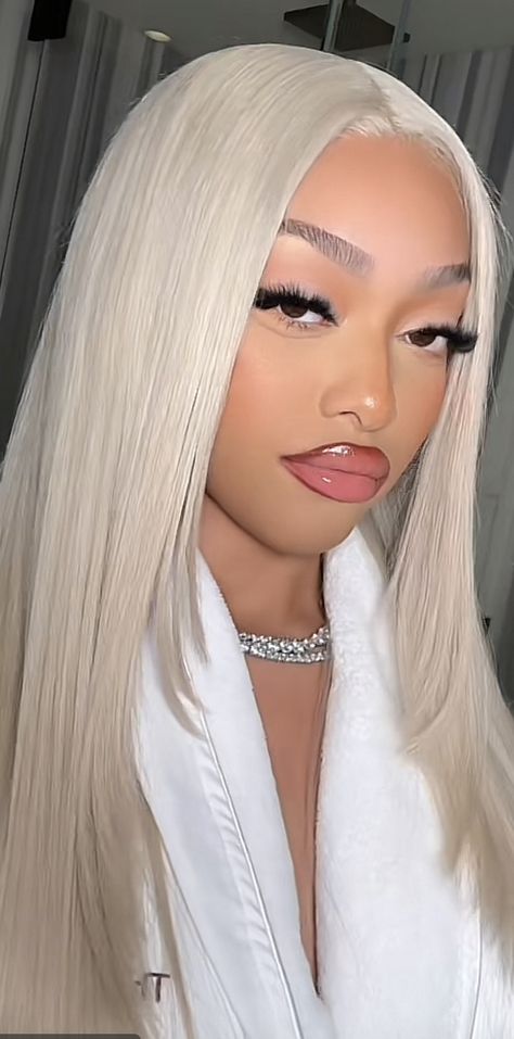 Blonde Wig On Light Skin Black Women, Blonde Wig Black Women Brown Skin, Jodie Woods Makeup, Jodie Woods, Blonde Wig Black Women Light Skin, 613 Blonde Wig Dark Skin, Darkskin With Ash Blonde Wig, Woods Outfit, Light Skin Makeup