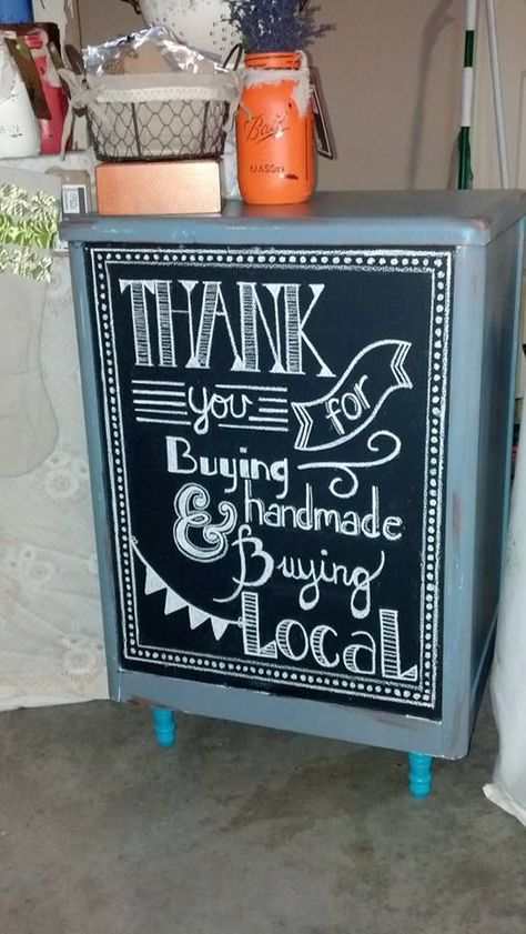 Great idea for a handmade and local sign Stall Display, Craft Show Booths, Craft Show Booth, Craft Booth Display, Vendor Displays, Fair Display, Craft Fairs Booth, Craft Booth Displays, Craft Stalls