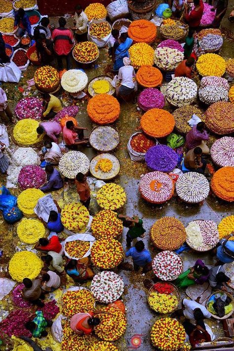 The Bengaluru flower market. Indian Bazaar Market, Market Aesthetic Indian, African Culture Aesthetic Food, Indian Bazaar Aesthetic, Flowers Indian Aesthetic, Indian Market Aesthetic, Bengaluru Aesthetic, Indian Flower Market, Flower Market Photography