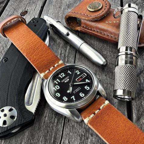 Kershaw Knives, Tactical Life, Seiko Diver, Retro Backpack, Field Watches, Panerai Luminor, Antique Watches, Seiko Watches, Fender Guitars