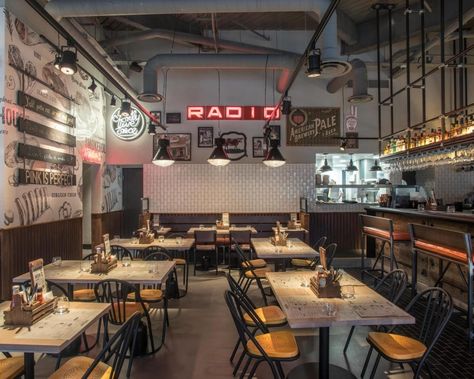 American Style Restaurant, Hamburger Restaurant Design, Southern Restaurant Design, American Restaurant Design, Street Style Restaurant, Low Budget Restaurant Design Ideas, Steakhouse Interior Design, Casual Restaurant Design, Bbq Restaurant Decor