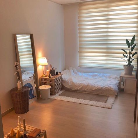 Small Room Interior, Hiasan Dalaman Rumah, Cozy Small Bedrooms, Bilik Idaman, Pelan Rumah, Flooring Kitchen, Hiasan Bilik, Small Bedroom Decor, Bilik Tidur