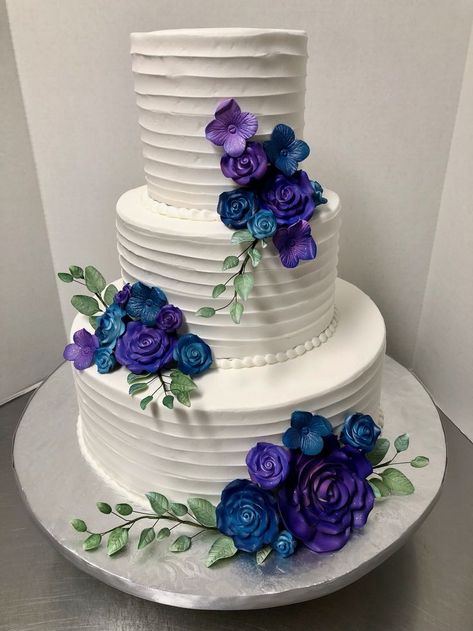 Purple and Blue Textured White Wedding Cake Royal Blue Wedding Cakes, Purple Turquoise Wedding, Wedding Cake Theme, Teal Wedding Cake, Royal Blue Wedding Theme, Blue Purple Wedding, Purple Wedding Cake, Wedding Cake Pearls, Purple Wedding Cakes