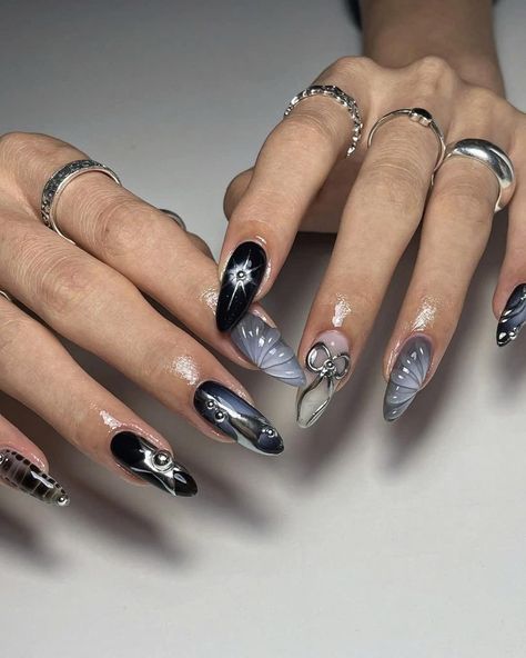 🌌 Mystic Night Sky Press-On Nail Set | Ethereal Silver and Black Designs 🌠✨ Step into a realm of mystical beauty with our Mystic Night Sky Press-On Nail Set. Designed for the daring and the dreamers, this set features a captivating blend of dark and light, where shimmering silvers meet deep, enigmatic blacks, creating a celestial ambiance on your fingertips. 🎨🌑 Key Features & Highlights: Elegant Color Palette: Explore the deep contrast of glossy black and iridescent silver tones that emulate Nails Starry Night, Nile Art, Chrome Nail Art, Milky Nails, Chrome Nails Designs, Chrome Nail, Nails Today, Edgy Nails, Nail Pops