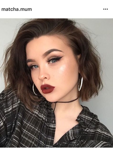 https://instagram.com/gov.madison https://twitch.tv/xGigglypuff Make Your Own Makeup, Dark Lipstick, Stylish Haircuts, Instagram Makeup, Make Up Looks, Grunge Makeup, Makeup For Beginners, Lip Colour, New Haircuts