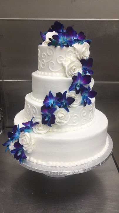 Wedding Cake Purple And Blue, Wedding Cake Purple, White Rose Cake, Blue Calla Lily, Bling Wedding Cakes, Blue Purple Wedding, Cake Purple, Random Products, Purple Wedding Cakes