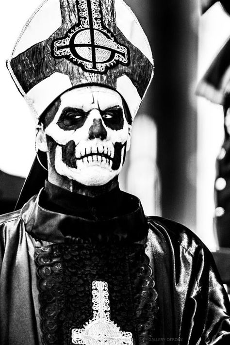 Ghost, Papa Emeritus Papa Emeritus Ii, Ghost Pics, Ghost Papa Emeritus, Papa Emeritus, Ghost Papa, Ghost Band, Band Ghost, Ghost And Ghouls, Ghost Bc