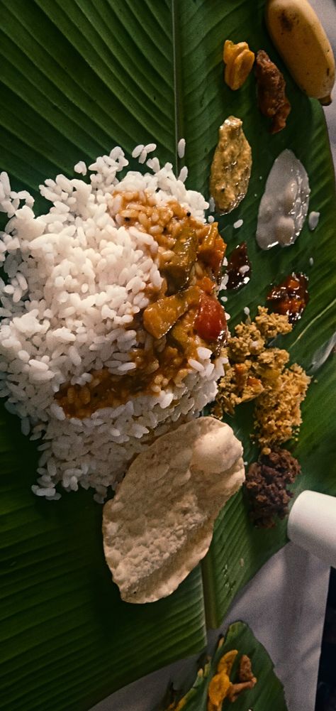 Onam Food Snapchat, Kerala Onam Snap, Kerala Food Snap, Onam Story Ideas, Onam Pics, Onam Food, Onam Aesthetic, Aesthetic Plates, Varalakshmi Decoration