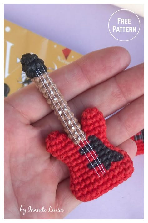 Crochet Guitar Amigurumi, Beatles Crochet Patterns Free, Crochet Music Pattern Free, Crochet Bass Guitar, Crochet Guitar Applique, Guitar Knitting Pattern, Electric Guitar Crochet, Crochet Music Keychain, Crochet Musical Instruments