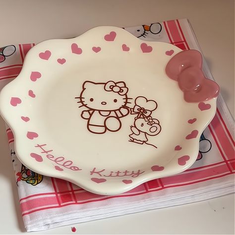 #pink #hellokittycollection Girly Kitchen Decor, Hello Kitty Plate, Girly Kitchen, Decoracion Hello Kitty, Hello Kitty School, Hello Kitty Decorations, Kitchen Decor Collections, Cute Animal Quotes, Clay Plates