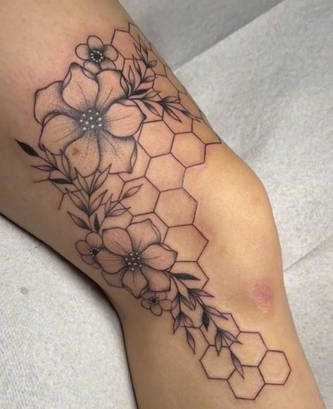 Calf Tattoos For Women, Honeycomb Tattoo, Knee Tattoo, Bee Tattoo, Calf Tattoo, Tattoo Stencils, Shoulder Tattoo, Dreamcatcher Tattoo, Beautiful Tattoos