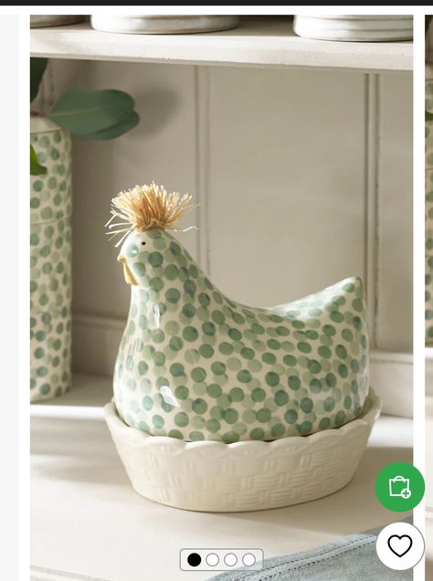 Clay Chicken, Egg House, Animal Ceramics, Air Dry Clay Ideas, Dry Clay Ideas, Egg Holders, Green Chicken, Classy Kitchen, Ceramic Chicken