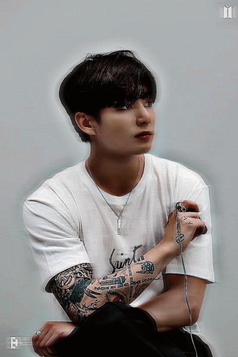 Jungkook wearing white tshirt Black hair showing his tattoo 
Wearing locket chain and ring holding small mic and sitting Bicep Tattoo, Old School Tattoo Designs, 3d Tattoos, Arm Sleeve Tattoos, Full Sleeve Tattoo, Old School Tattoo, Sleeve Tattoo, Jimin Jungkook, Neck Tattoo