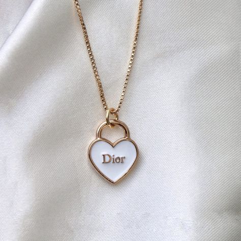 Wishlist Ideas I Want, Expensive Jewlery, Girly Necklace, Freetime Activities, Wishlist Ideas, Dior Gold, Preppy Jewelry, Chanel Necklace, Dior Jewelry