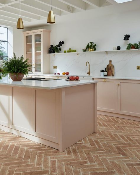 Are you a lover of parquet flooring? @capietra's traditional terracotta tiles are hardwearing and durable, ideal for high traffic areas such as kitchens and hallways, giving a warm earthiness and instant charm 💫 Shop Marlborough Terracotta Parquet tiles on our website. #periodpropertystore #parquetflooring #parquetfloor #capietra #capietratiles #kitchen #kitchenflooring Kitchen Terracotta Floor, Mediterranean Kitchen Inspiration, Pink Cabinet, Cabinet Shaker, Terracotta Kitchen, Parquet Tiles, Modern French Provincial, New Terracotta, Mediterranean Kitchen