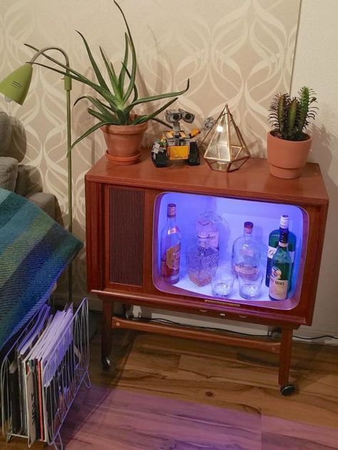 Vintage Tv, Vintage Room, Vintage Radio, Cute Room Decor, Old Tv, Room Ideas Bedroom, Dream House Decor, Aesthetic Room Decor, Dream Home Design