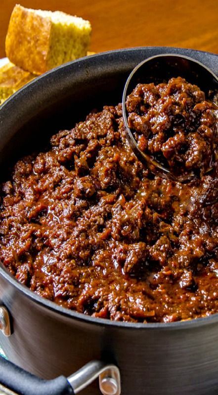 Chili Board, Chili Con Carne Recipe, Chili Cornbread, Carne Recipe, Canada Lynx, Con Carne Recipe, Recipes Spicy, Chilli Recipe, Classic Chili