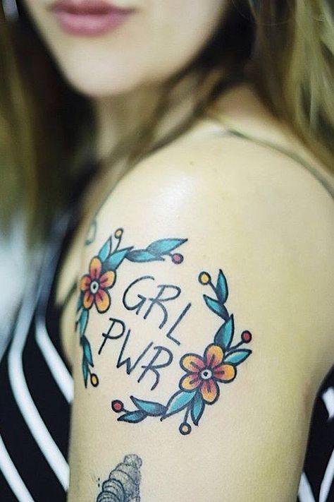 25 Old-School Tattoos That Are Just F*cking Cool Feminist Tattoo, Girl Power Tattoo, Power Tattoo, Tattoo Old School, Old Tattoos, Diy Tattoo, Traditional Tattoos, School Tattoo, Disney Tattoos