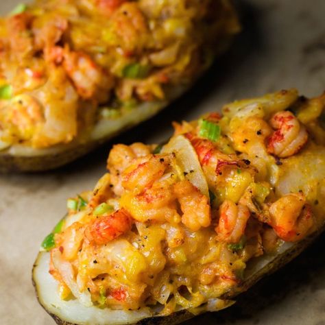 Crawfish Baked Potato, Classic Cajun Recipes, Crawfish Recipes, Louisiana Crawfish, Stuffed Potatoes, Crawfish Etouffee, Stuffed Baked Potatoes, Baked Potato Recipes, Cajun Cooking