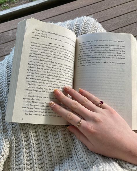 agggtm, A Good Girls Guide to Murder, books, reading, aesthetic, nails Guide Aesthetic, A Good Girls Guide, Good Girls Guide, Bookish Aesthetic, Only Believe, Girl Guide, Reading Aesthetic, Book Board, Aesthetic Nails