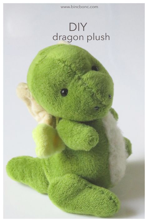 DIY Fabric Dragon Plush Free Sewing Pattern | Fabric Art DIY Stuffy Sewing Pattern Free, Dino Plush Pattern Free, Dragon Stuffie, Dragon Plushie Pattern, Dinosaur Plush Pattern, Plush Sewing, Diy Dragon, Plushies Diy, Diy Plush Toys