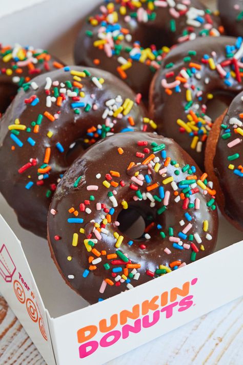 Homemade Dunkin Donuts are the best in chocolate glaze. Dunkin Donuts Recipe, Dunkin Dounuts, Chocolate Glazed Donuts Recipe, Donuts Donuts, Homemade Donuts Recipe, Chocolate Glazed Donuts, Bebidas Do Starbucks, Baking Cookbooks, Coffee And Donuts